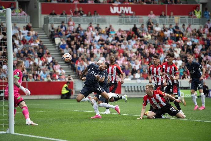 Soi kèo góc Brentford vs Tottenham, 21h00 ngày 2/2