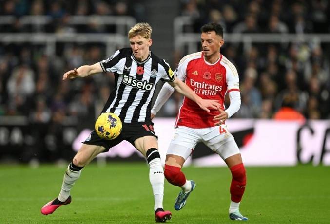 Soi kèo góc Newcastle vs Arsenal, 3h00 ngày 6/2